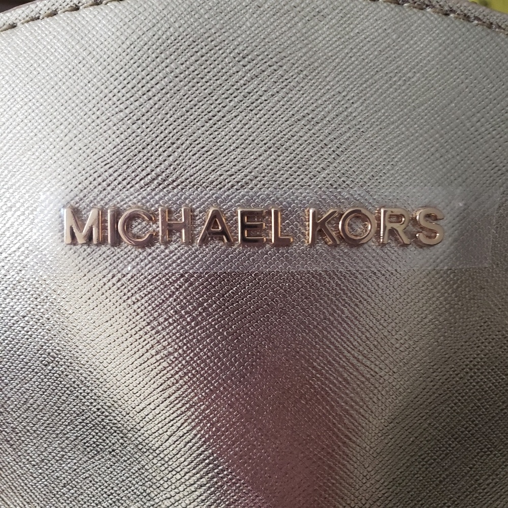 Michael Khors Cosmetic Case - Picture 2 of 6